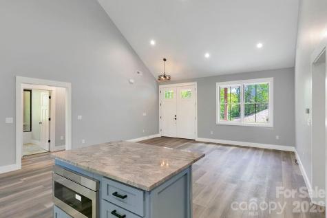 404 High Ridge Drive Mills River NC 28759