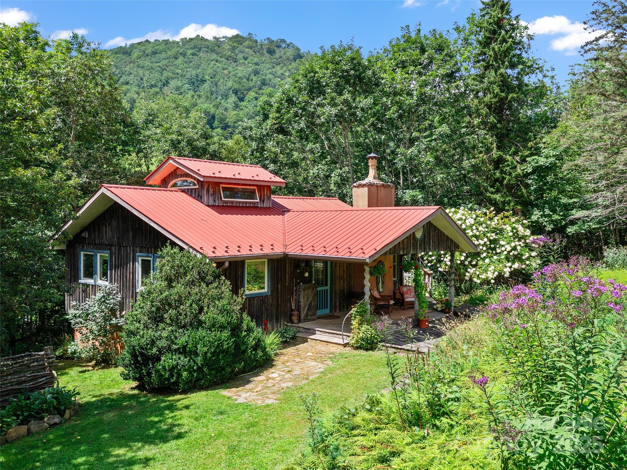 9405 Nc 261 Highway Bakersville NC 28705