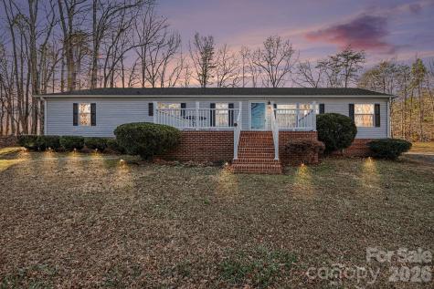 1115 Cross Creek Drive Walnut Cove NC 27052