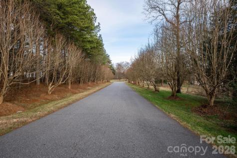 2301 Willow Creek Drive Newton NC 28658