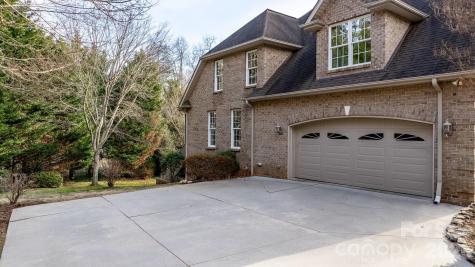 2301 Willow Creek Drive Newton NC 28658