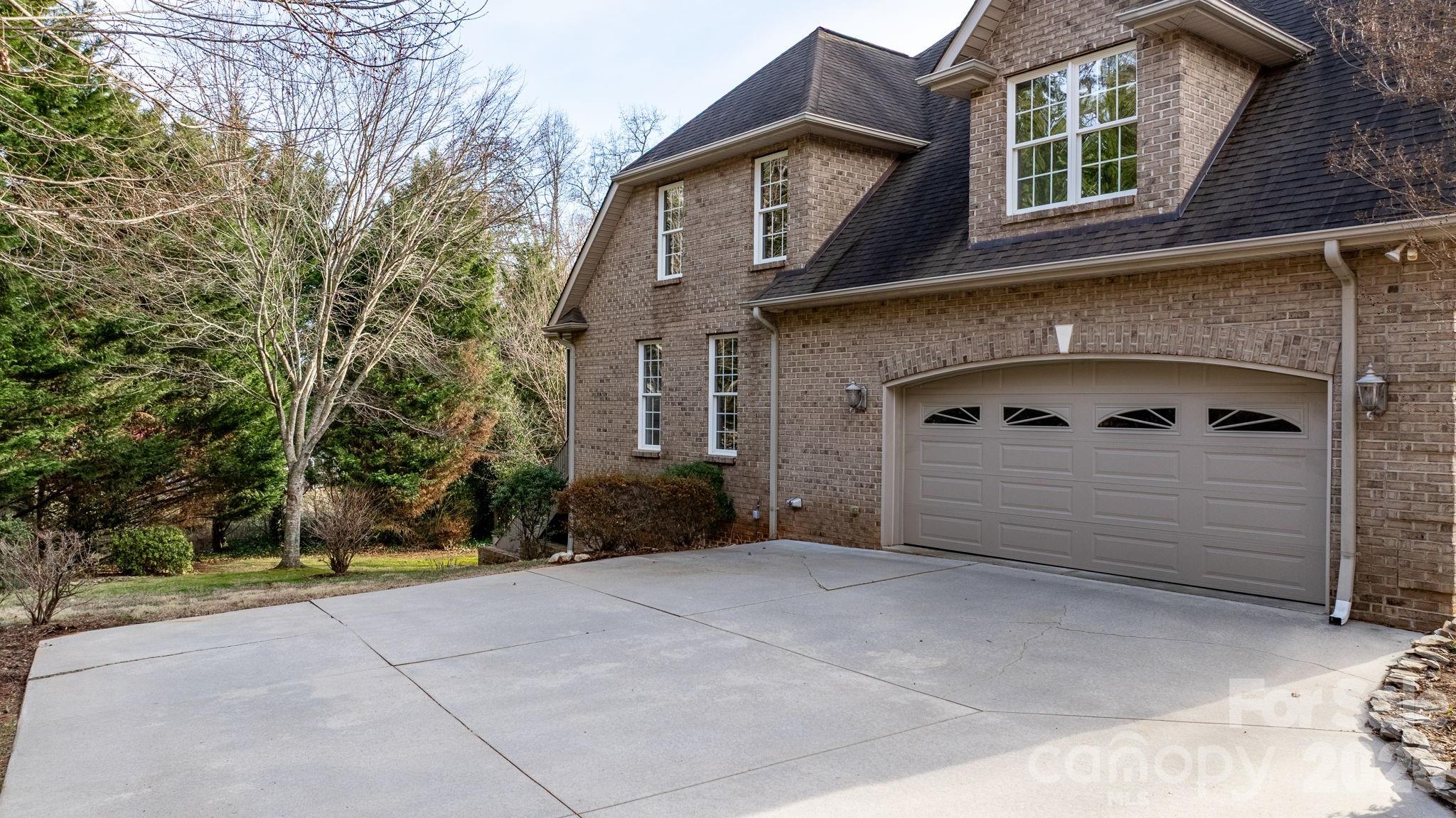 2301 Willow Creek Drive Newton NC 28658