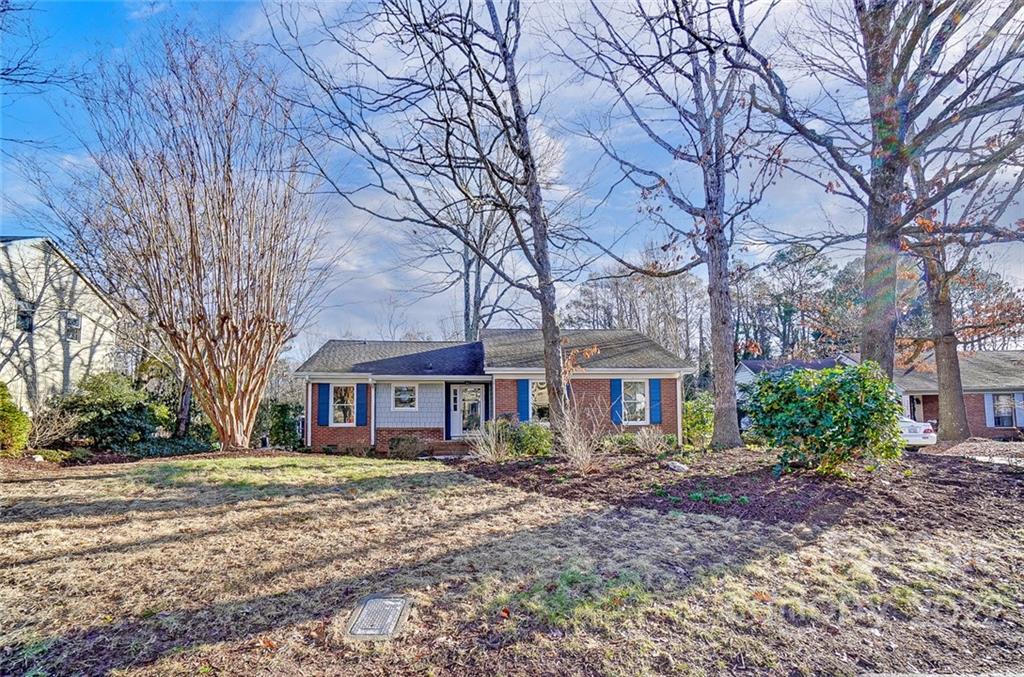 4914 Chestnut Lake Drive Charlotte NC 28227