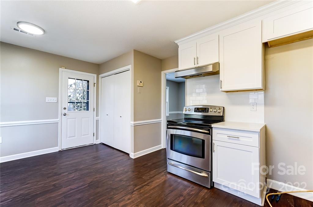 4914 Chestnut Lake Drive Charlotte NC 28227