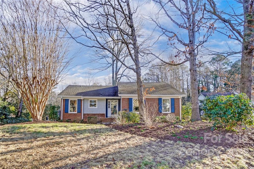 4914 Chestnut Lake Drive Charlotte NC 28227