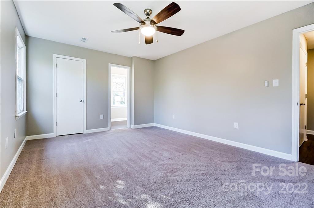 4914 Chestnut Lake Drive Charlotte NC 28227