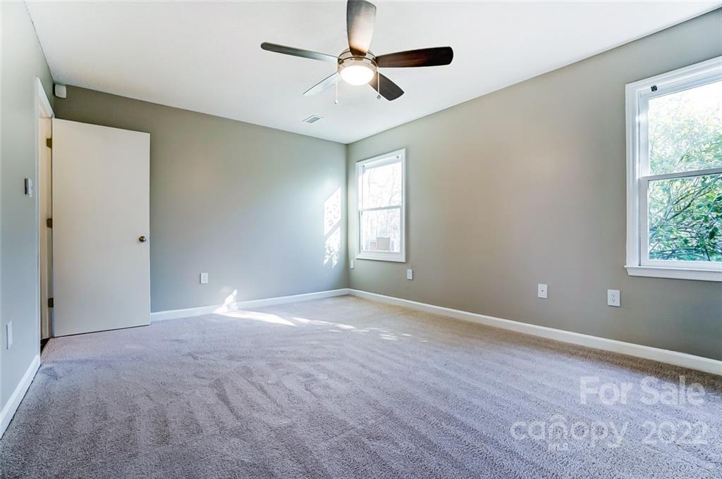 4914 Chestnut Lake Drive Charlotte NC 28227