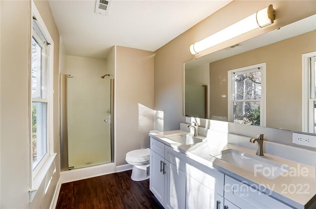 4914 Chestnut Lake Drive Charlotte NC 28227