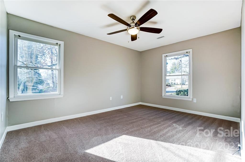 4914 Chestnut Lake Drive Charlotte NC 28227