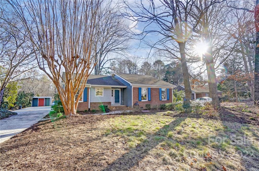 4914 Chestnut Lake Drive Charlotte NC 28227