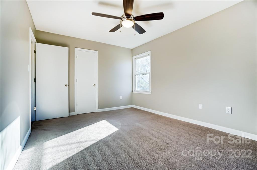 4914 Chestnut Lake Drive Charlotte NC 28227