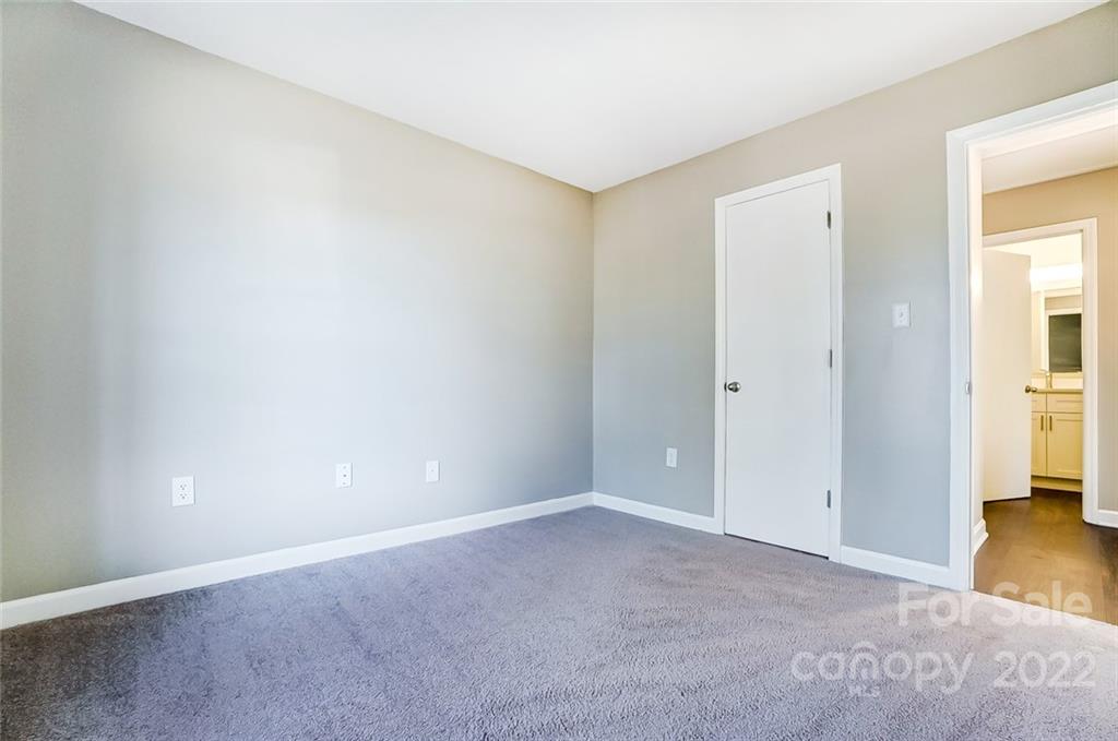 4914 Chestnut Lake Drive Charlotte NC 28227