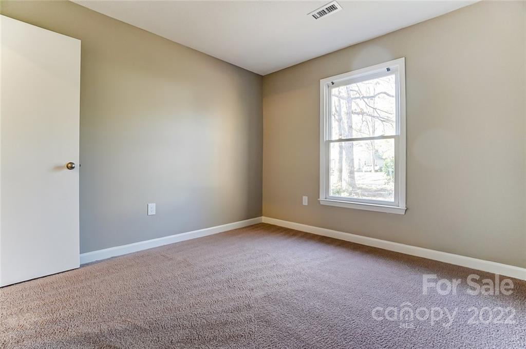 4914 Chestnut Lake Drive Charlotte NC 28227