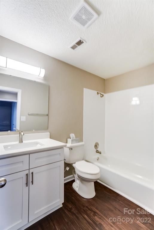 4914 Chestnut Lake Drive Charlotte NC 28227