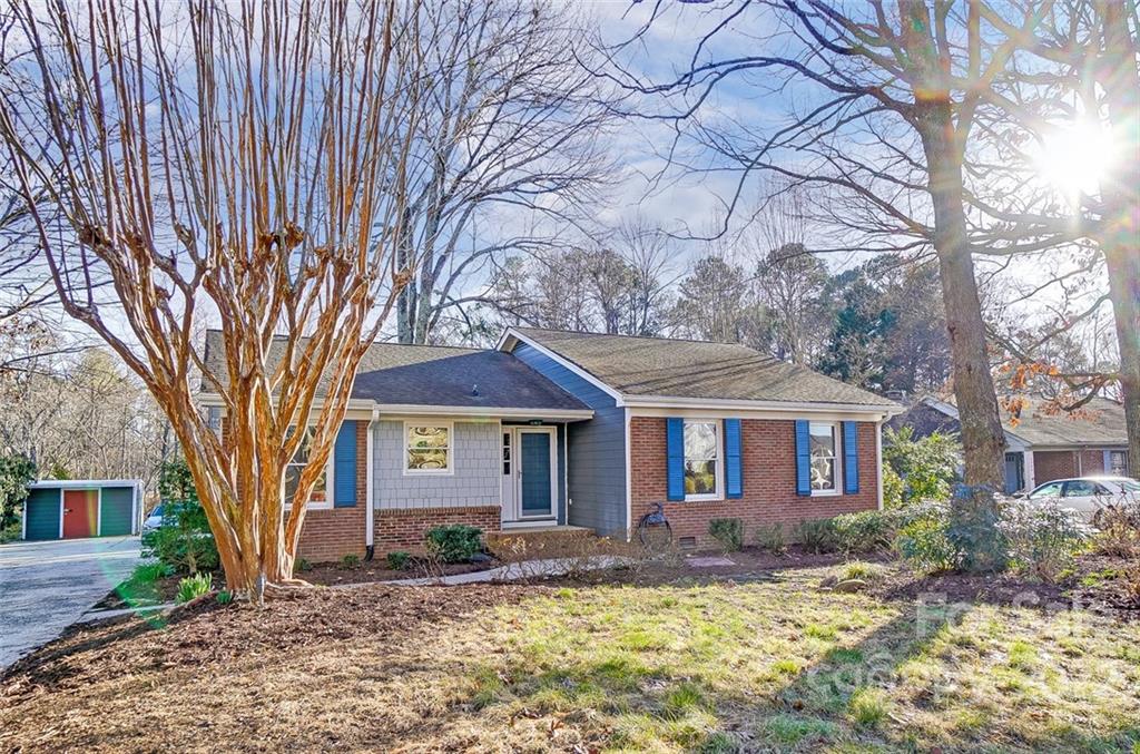 4914 Chestnut Lake Drive Charlotte NC 28227