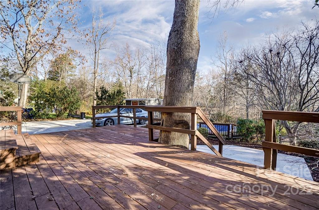 4914 Chestnut Lake Drive Charlotte NC 28227