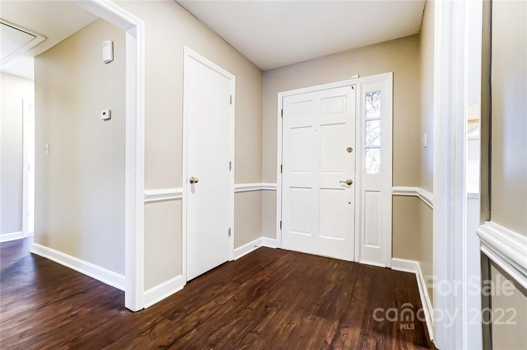 4914 Chestnut Lake Drive Charlotte NC 28227