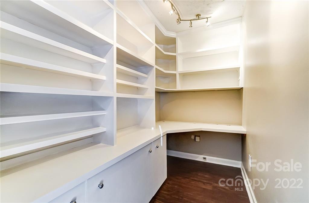 4914 Chestnut Lake Drive Charlotte NC 28227