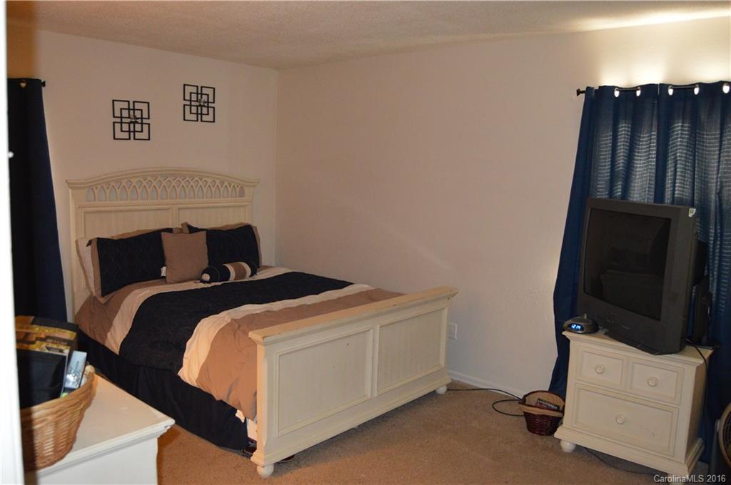 7507 Bramblewood Drive Charlotte NC 28217