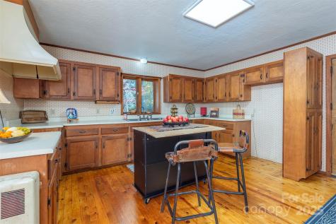 102 Weaver Mill Road Columbus NC 28722