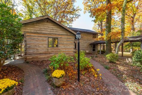 102 Weaver Mill Road Columbus NC 28722