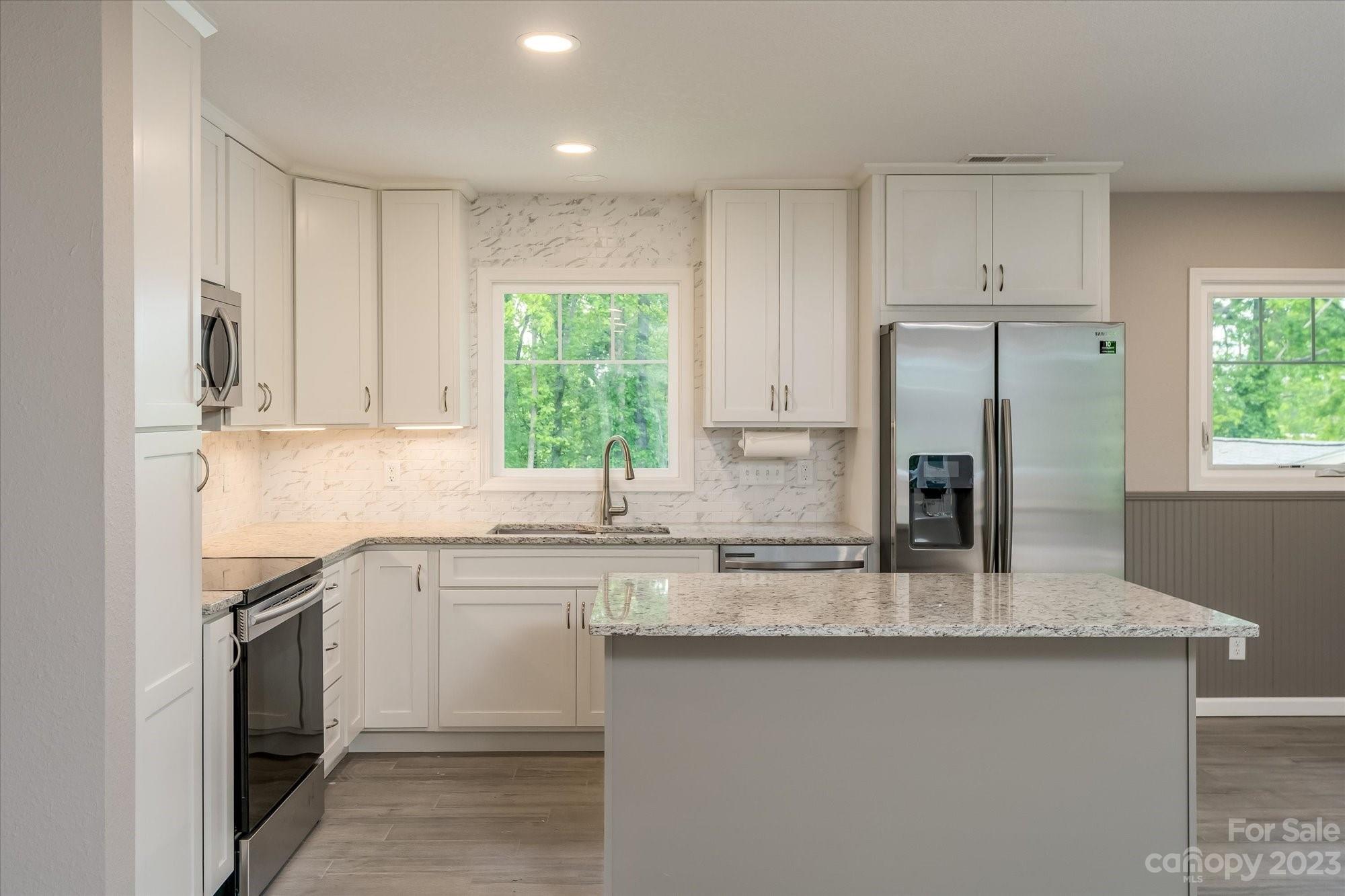 1914 Oxford Drive Hendersonville NC 28792