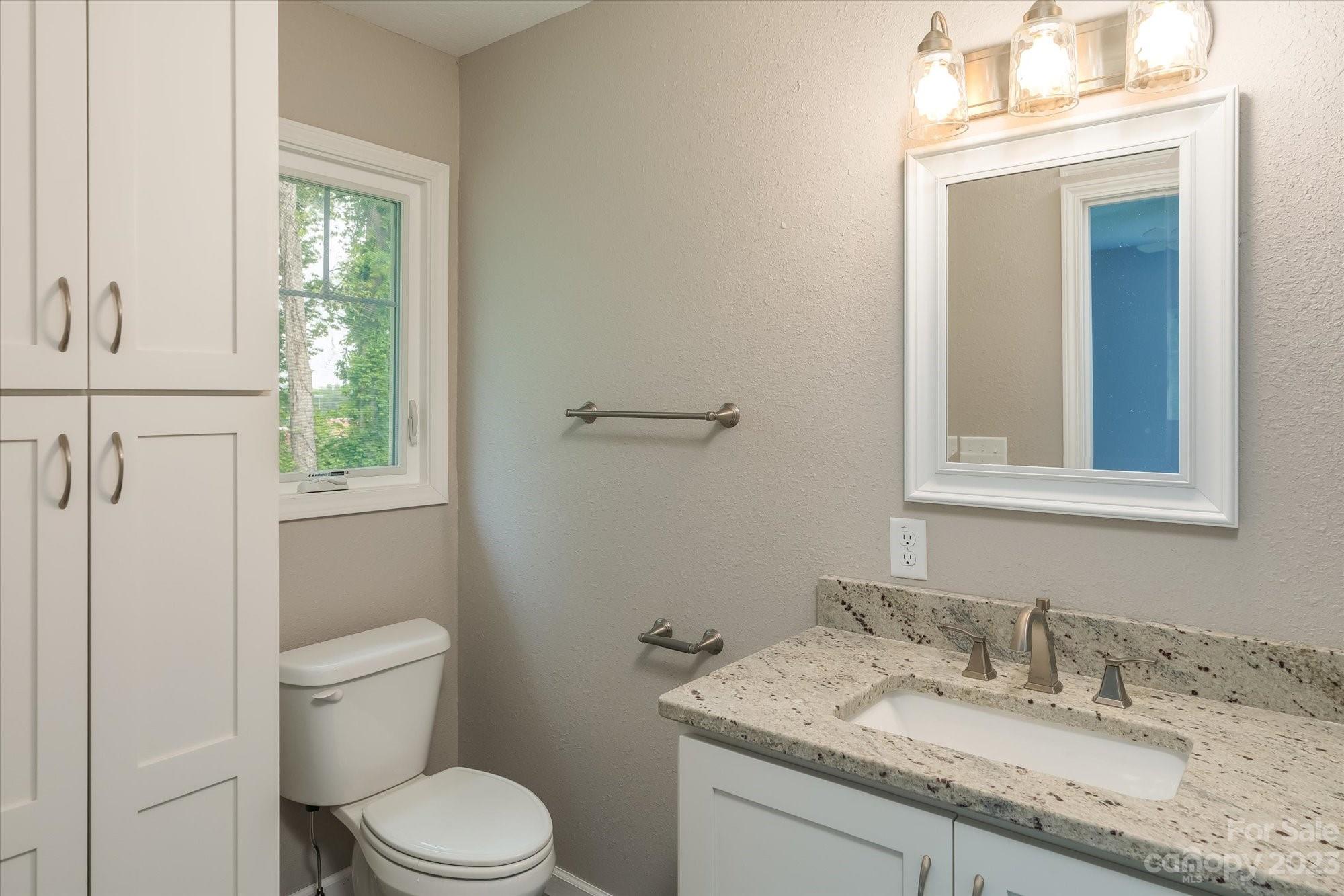 1914 Oxford Drive Hendersonville NC 28792