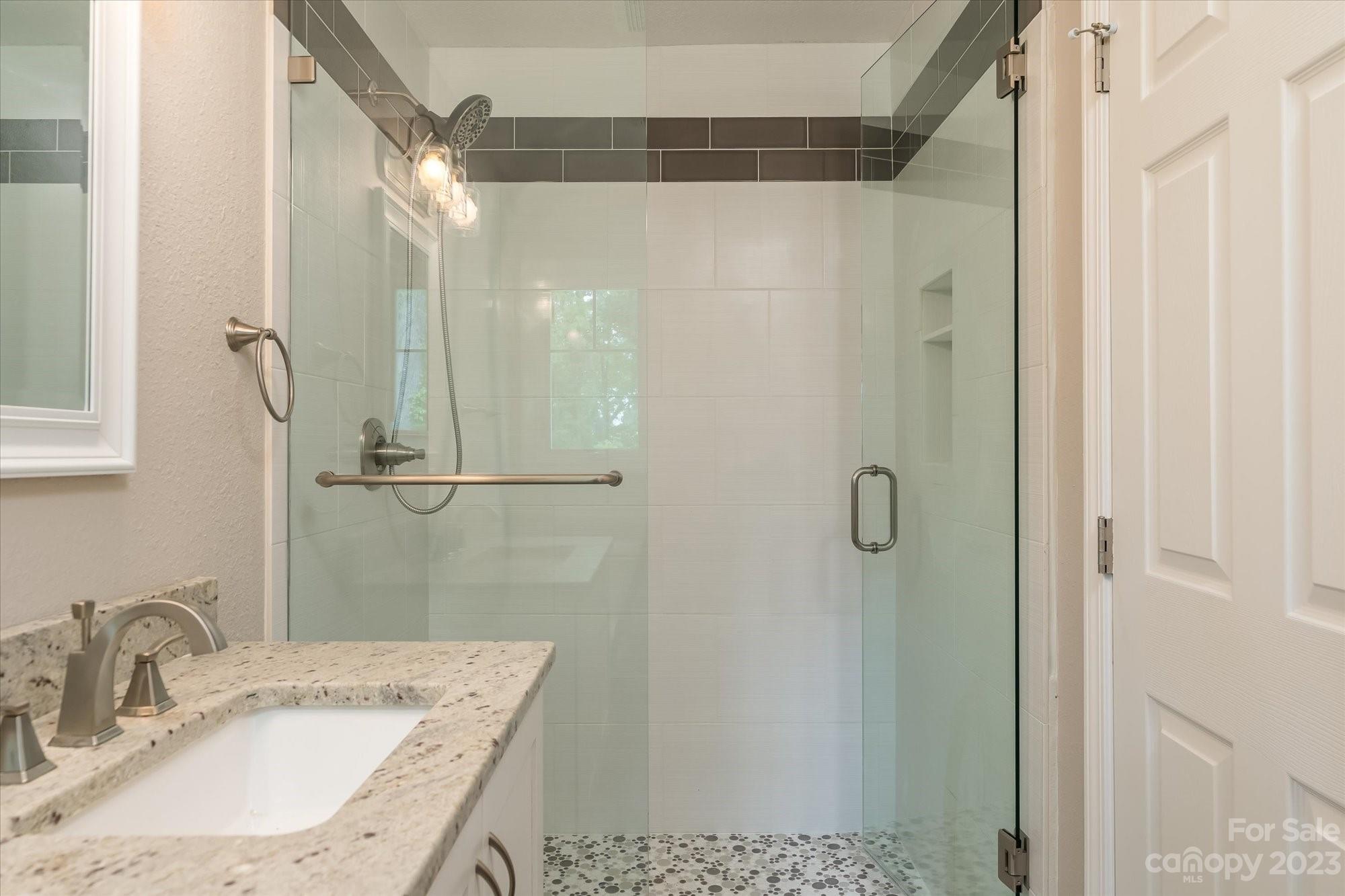 1914 Oxford Drive Hendersonville NC 28792