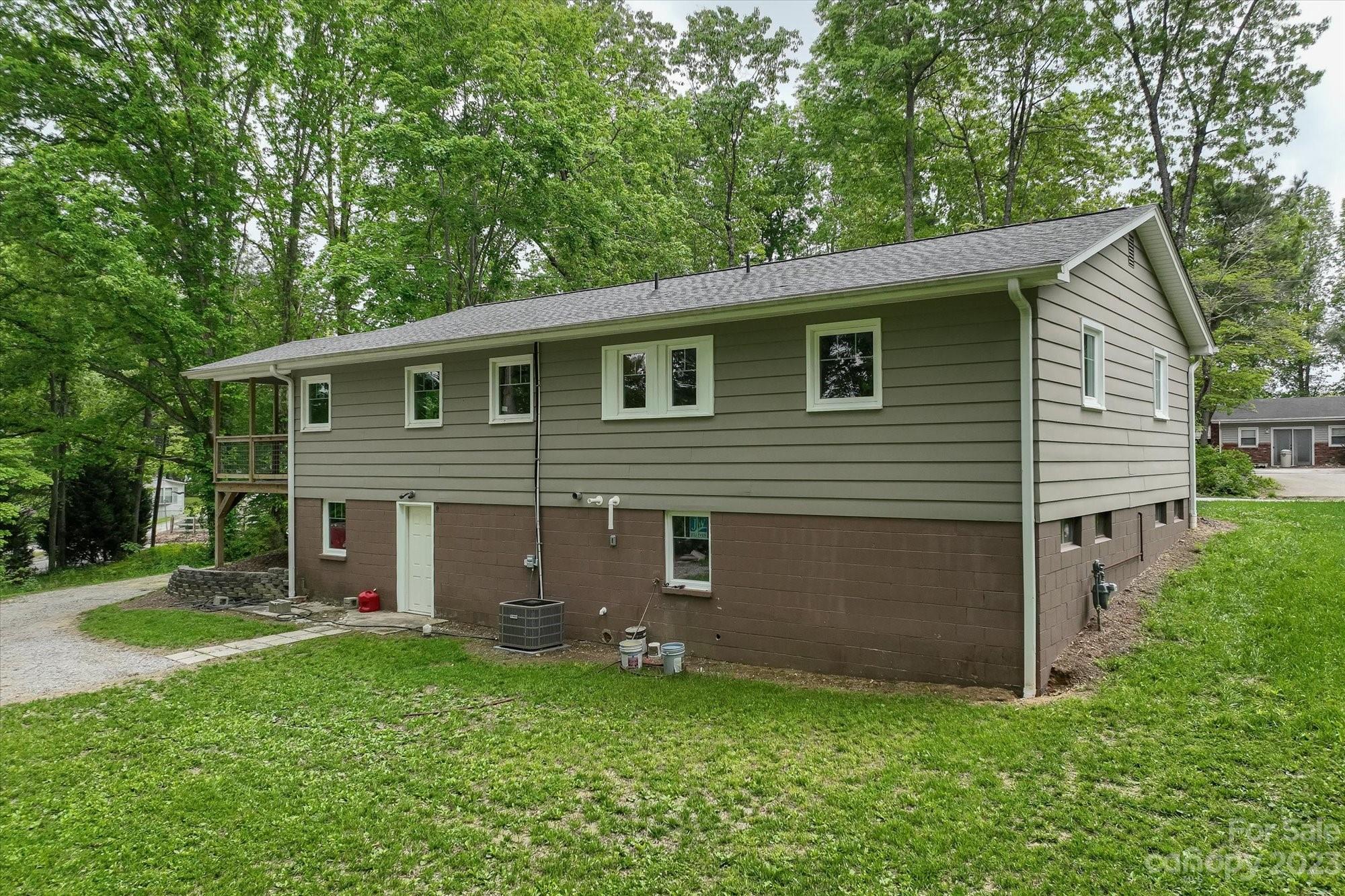 1914 Oxford Drive Hendersonville NC 28792