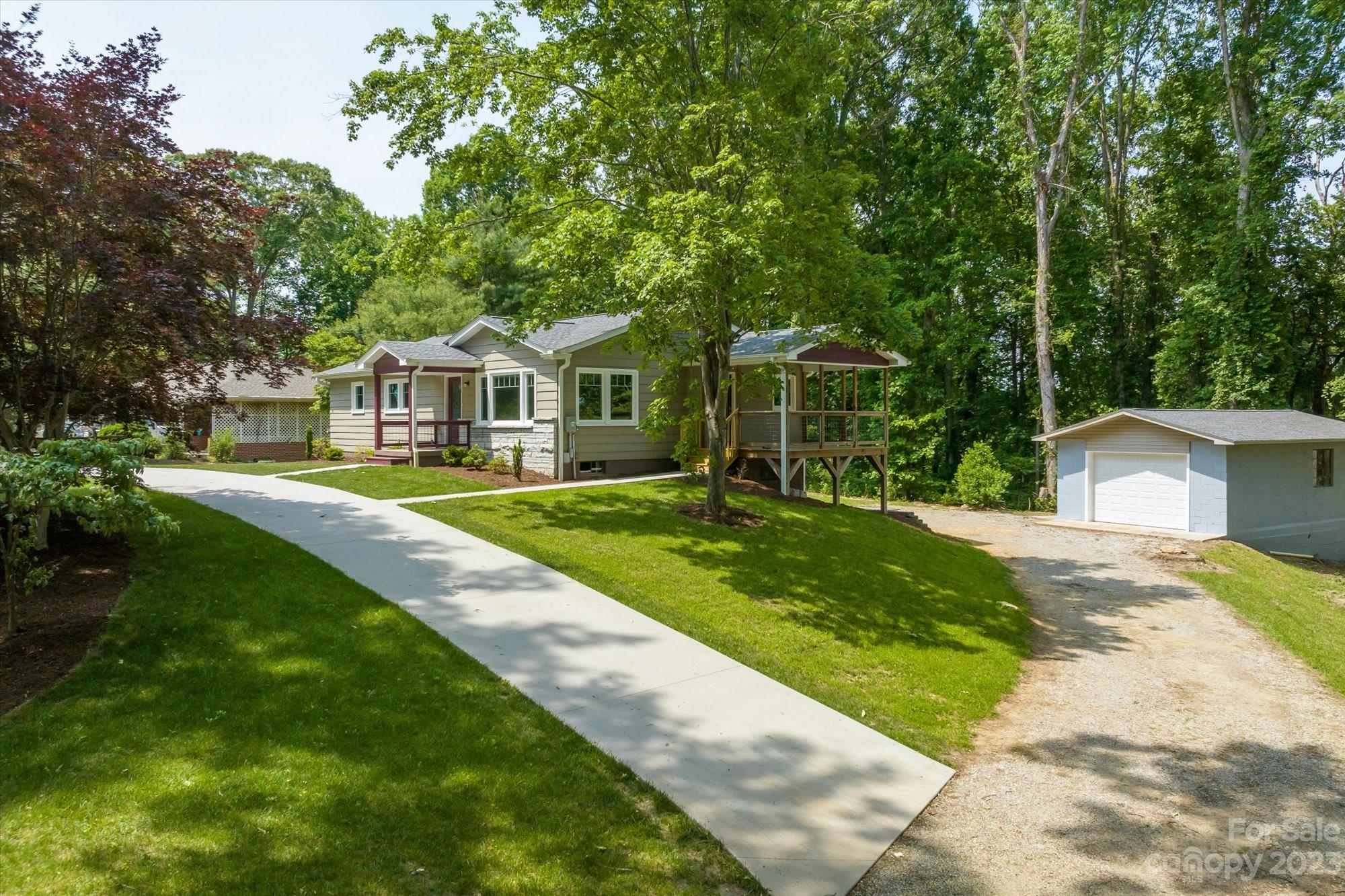 1914 Oxford Drive Hendersonville NC 28792