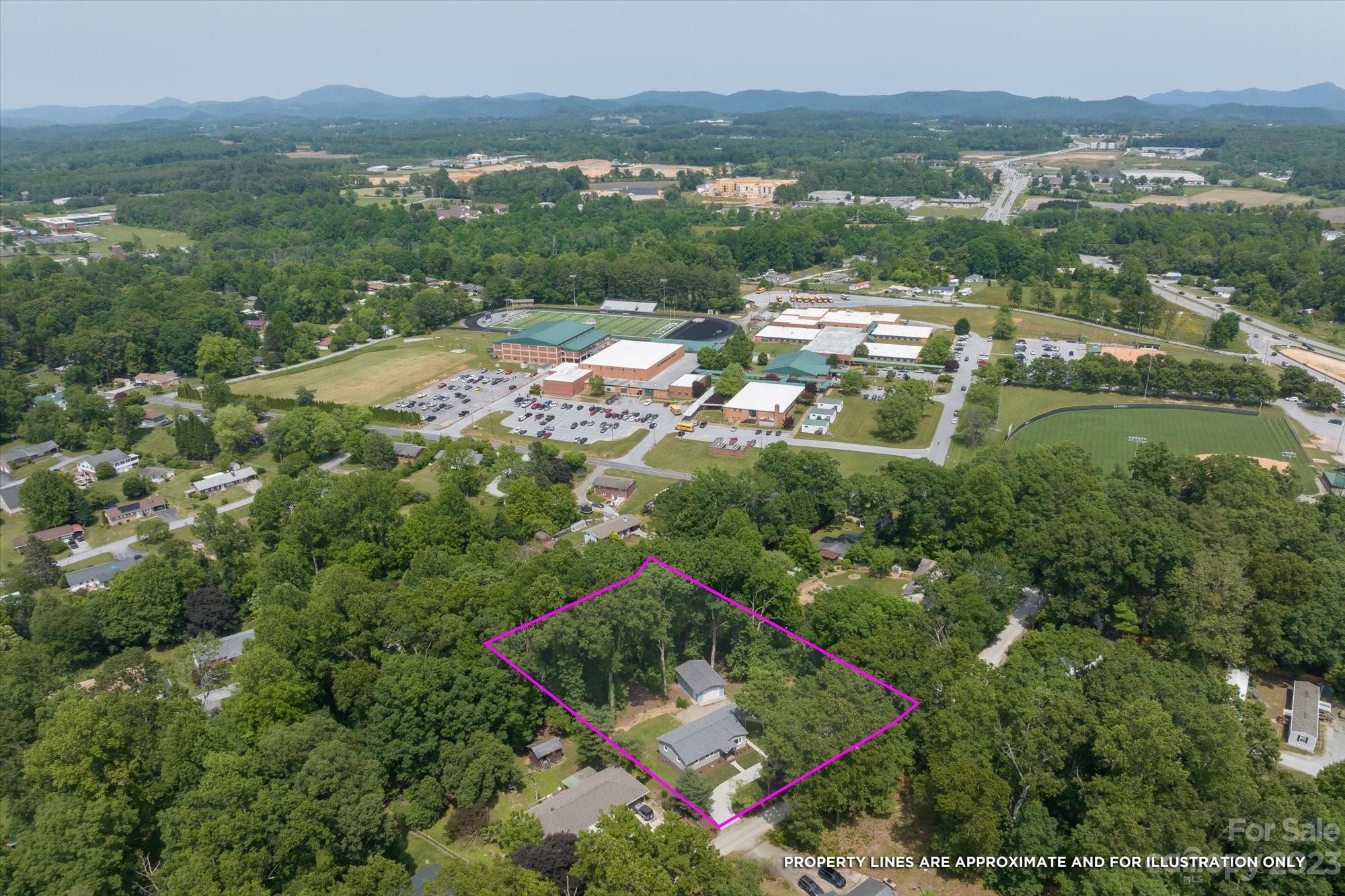 1914 Oxford Drive Hendersonville NC 28792