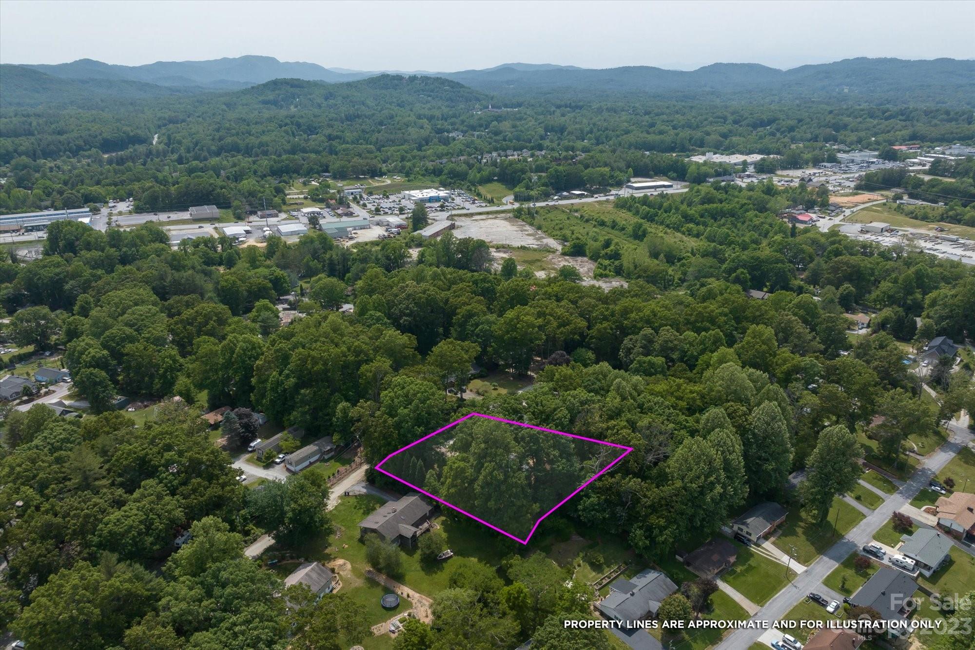 1914 Oxford Drive Hendersonville NC 28792