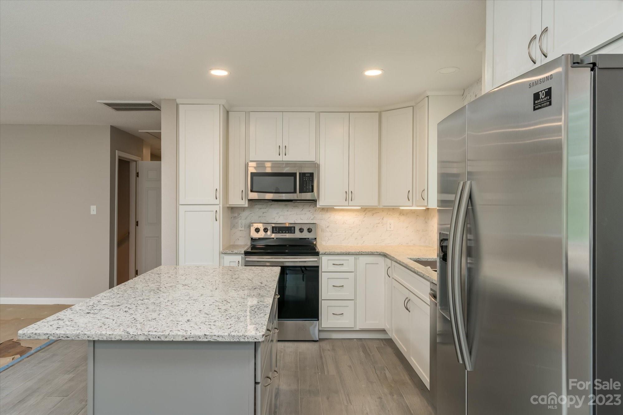 1914 Oxford Drive Hendersonville NC 28792