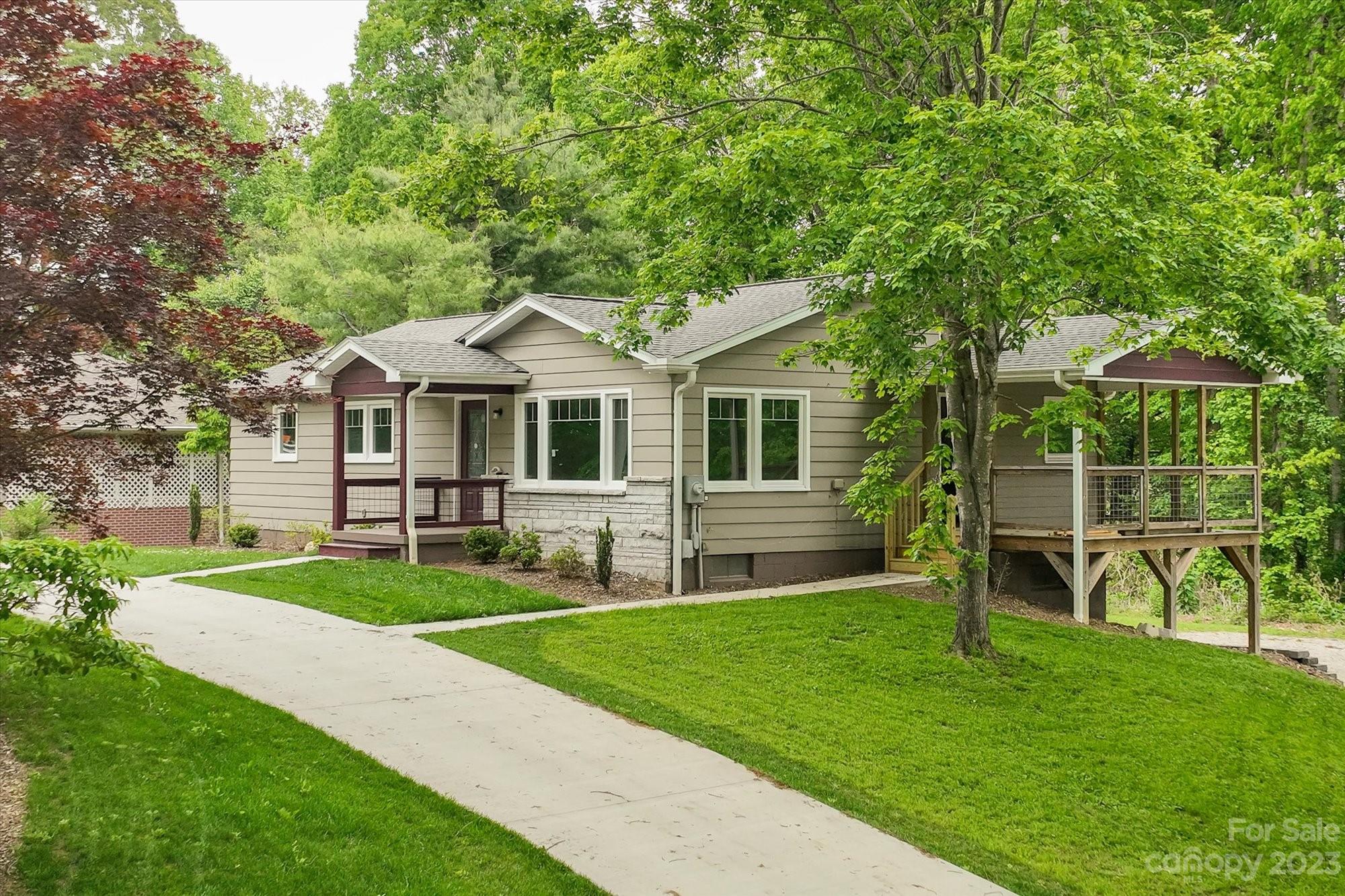 1914 Oxford Drive Hendersonville NC 28792
