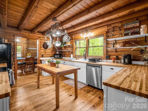 1040 Soquili Drive Brevard NC 28712