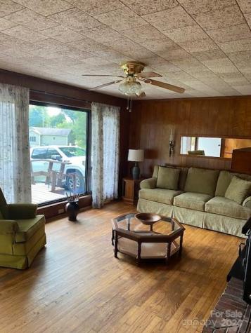 581 Brandon Road Black Mountain NC 28711