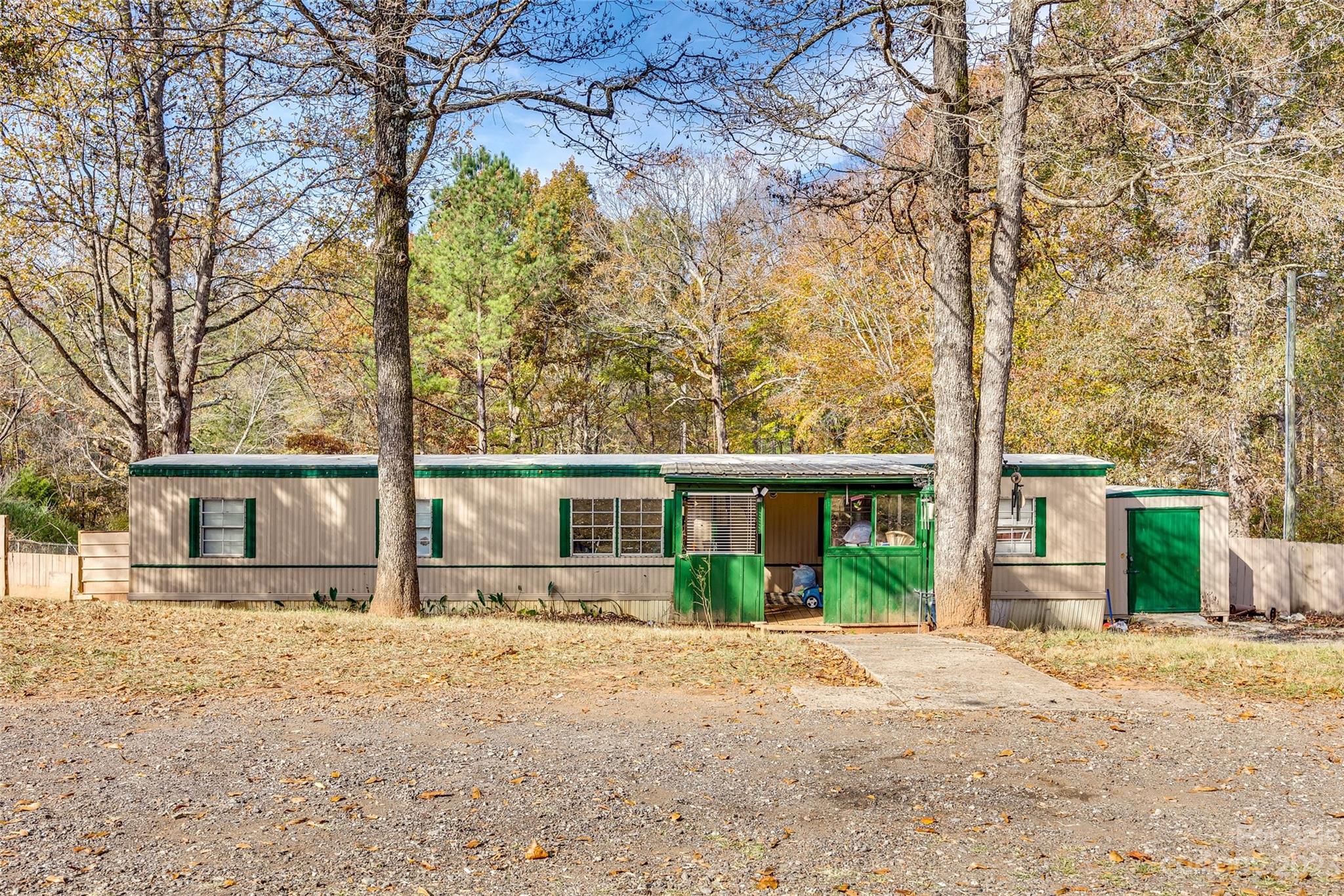 121 Walk A Long Way Mount Holly NC 28120