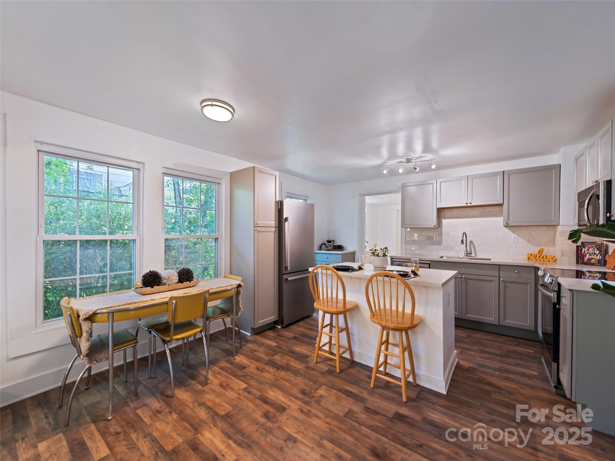 468 Deaverview Road Asheville NC 28806