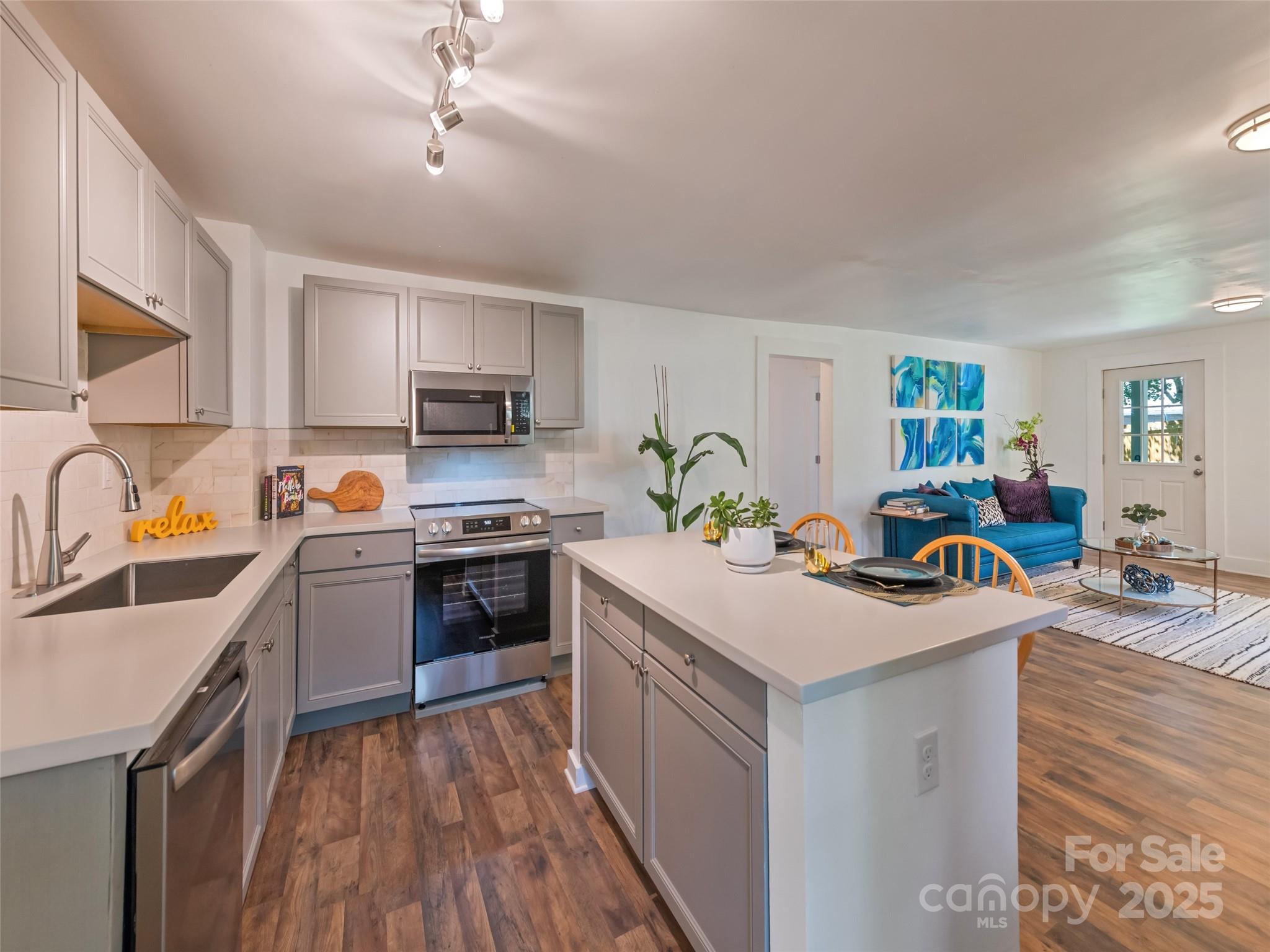 468 Deaverview Road Asheville NC 28806