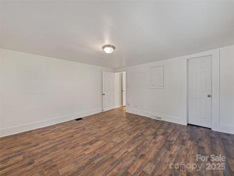 468 Deaverview Road Asheville NC 28806