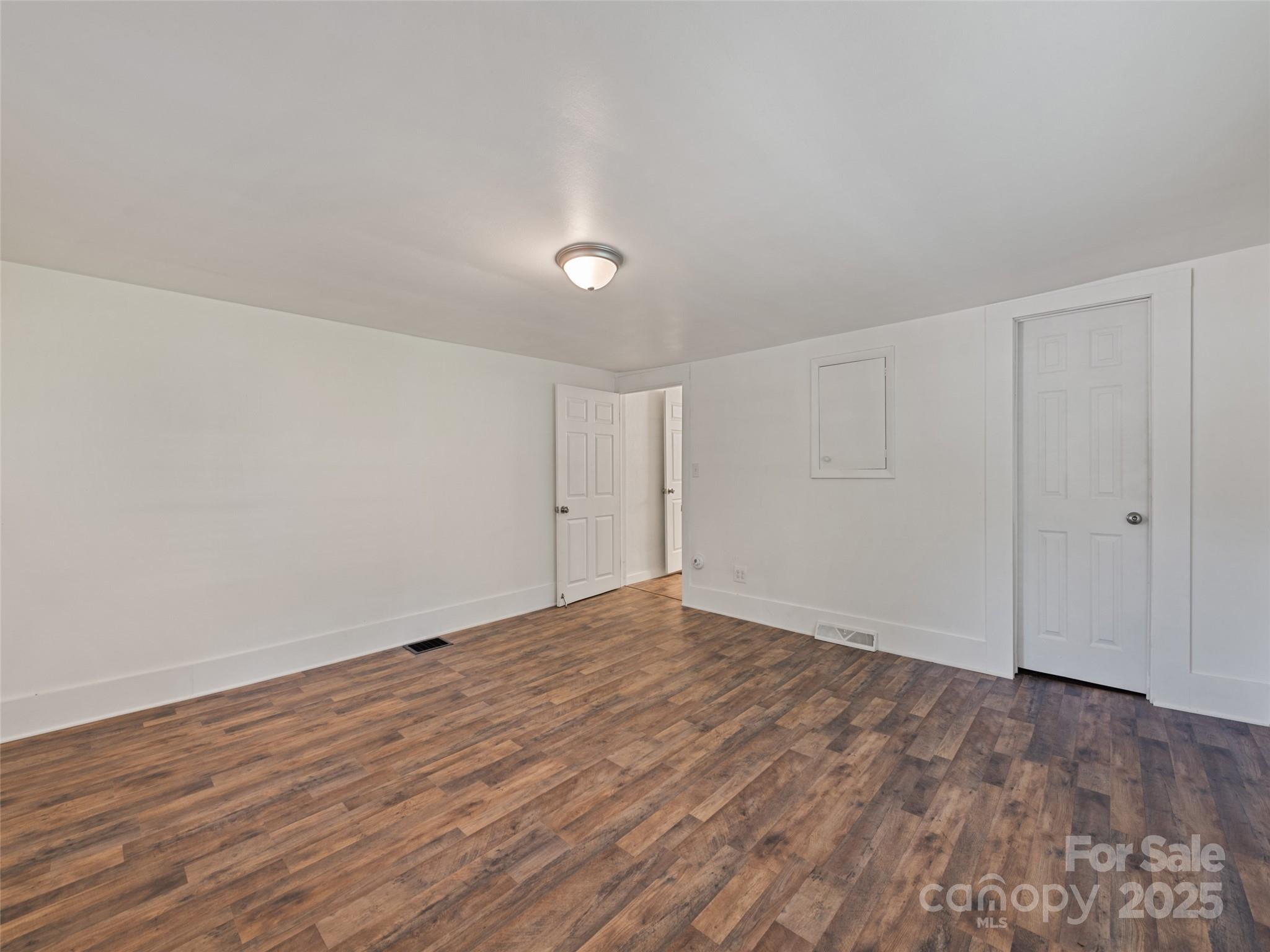 468 Deaverview Road Asheville NC 28806