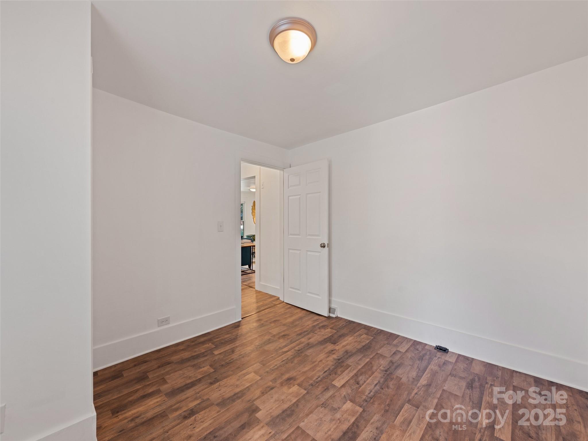 468 Deaverview Road Asheville NC 28806