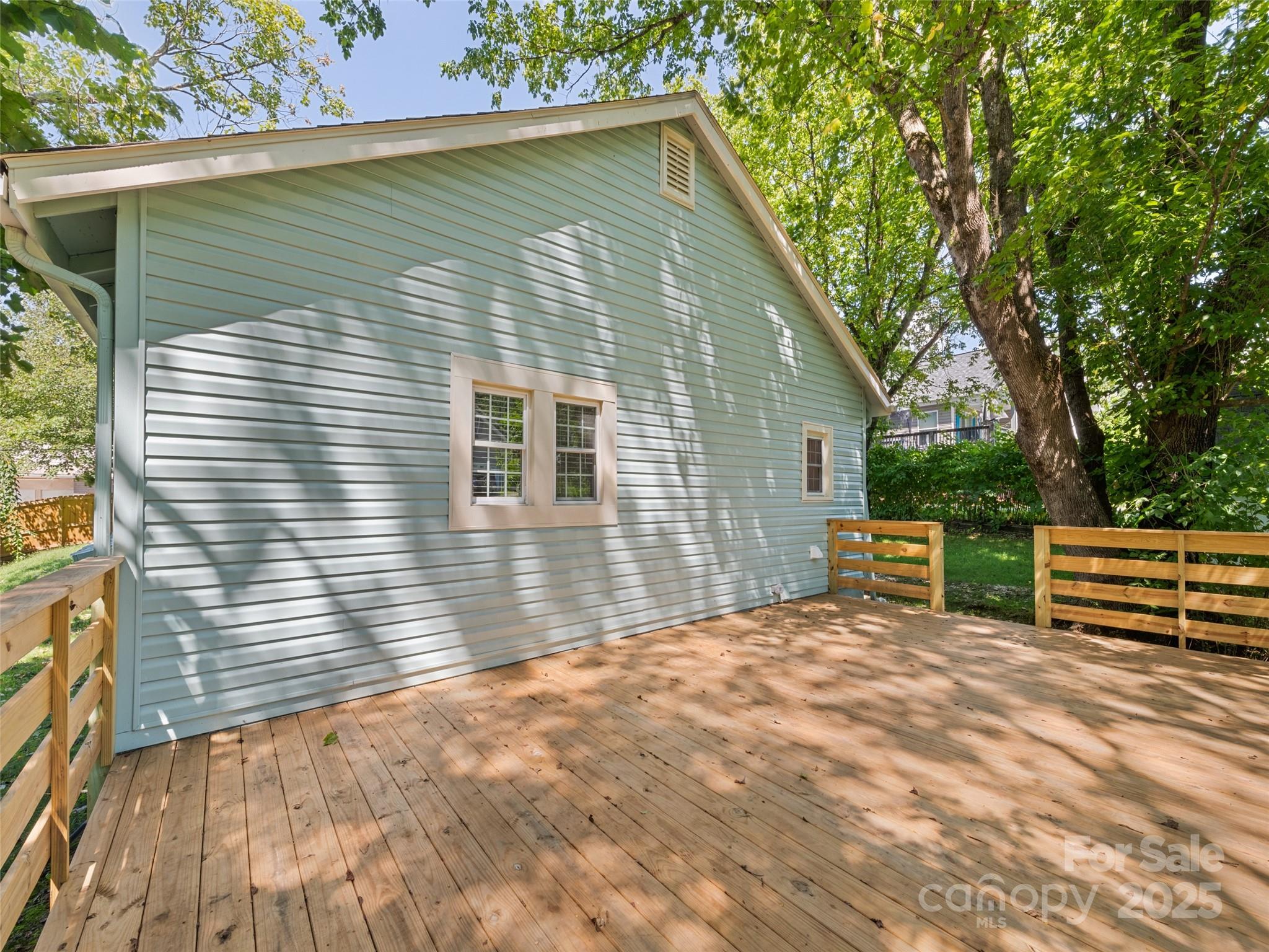 468 Deaverview Road Asheville NC 28806