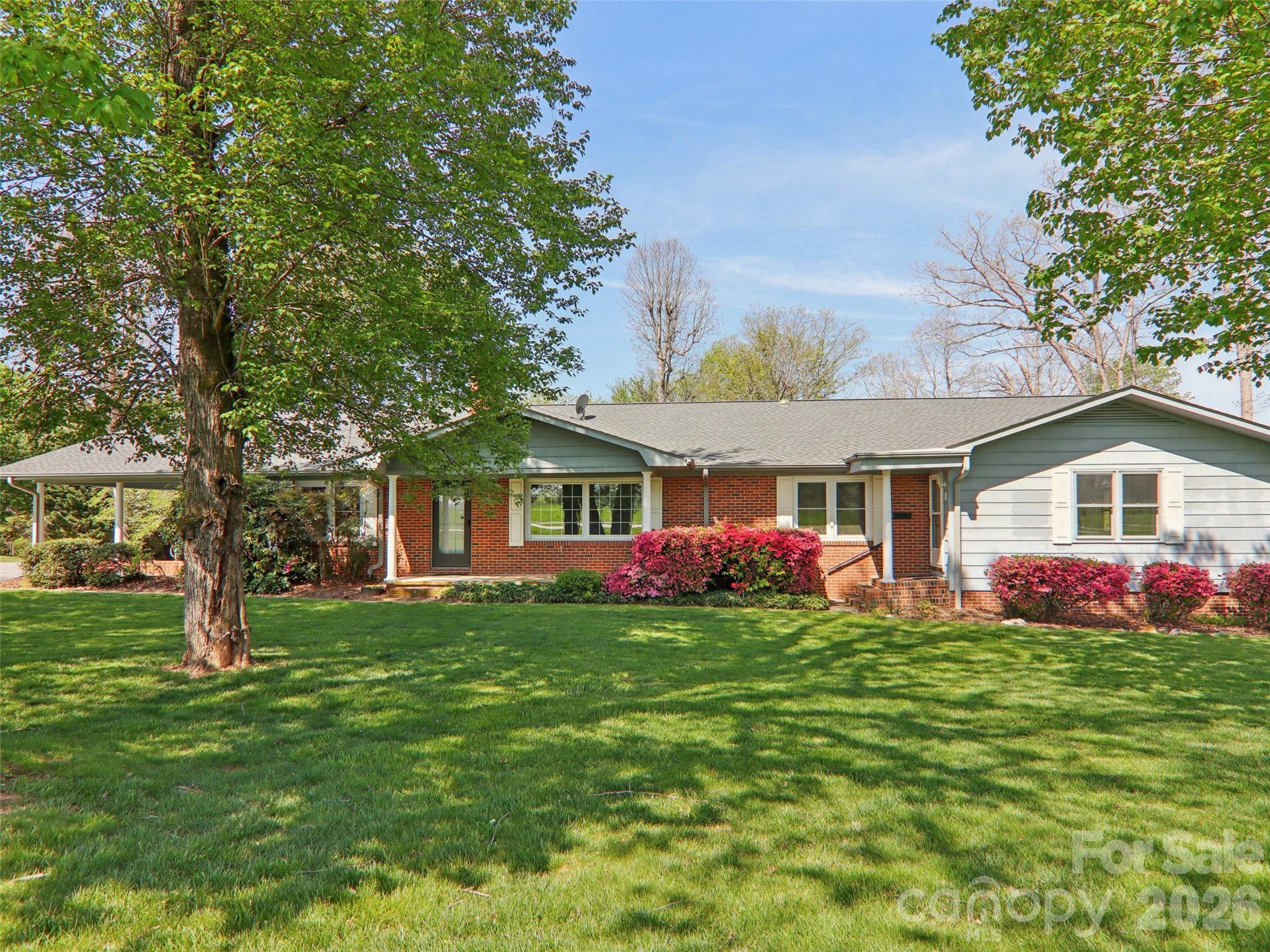 927 Ladson Road Mills River NC 28759