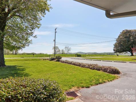 927 Ladson Road Mills River NC 28759