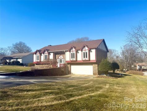 1015 36th Avenue Court NE Hickory NC 28601