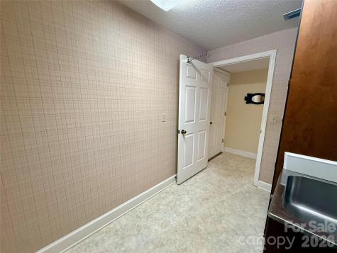 1015 36th Avenue Court NE Hickory NC 28601