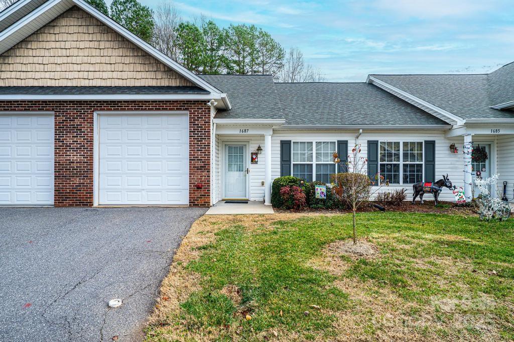 1687 Golden Cedar Lane Newton NC 28658