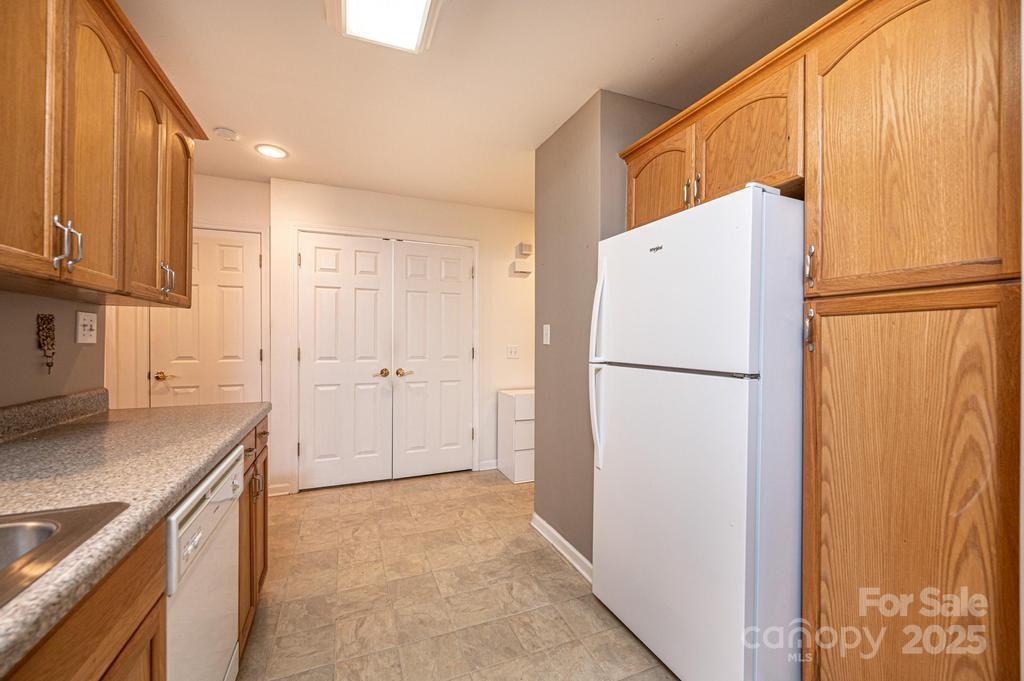 1687 Golden Cedar Lane Newton NC 28658