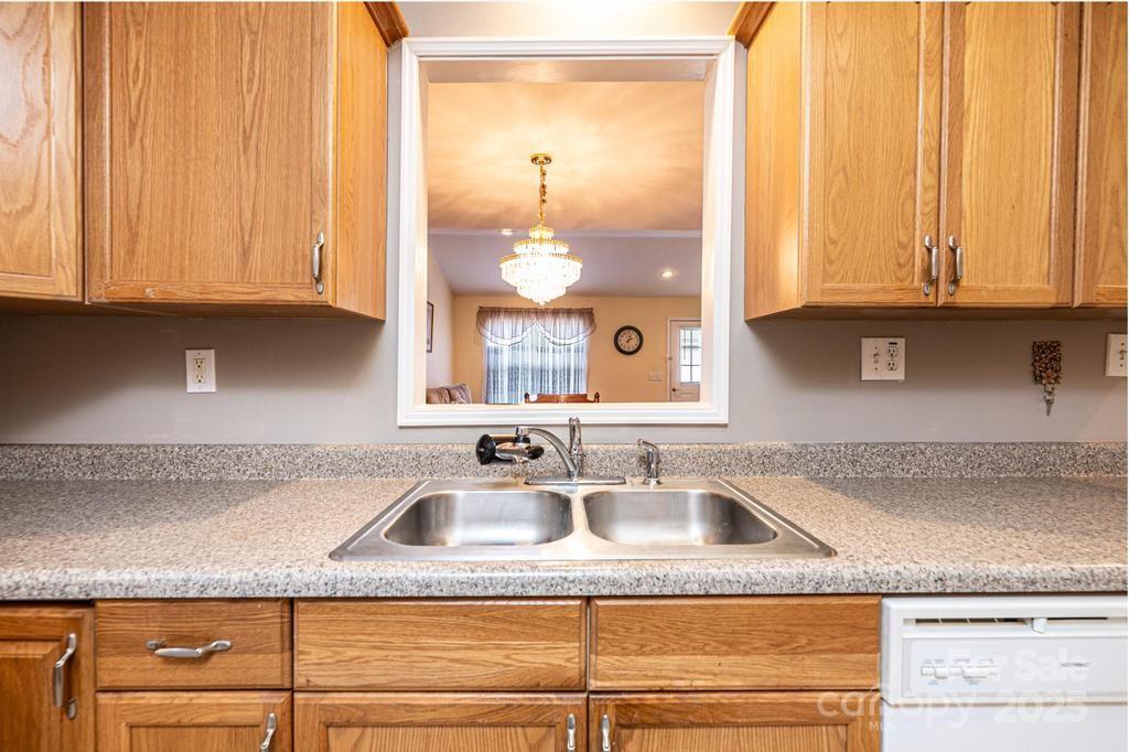 1687 Golden Cedar Lane Newton NC 28658